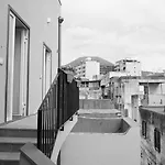 Casa Palazzo Monacelli 1 *